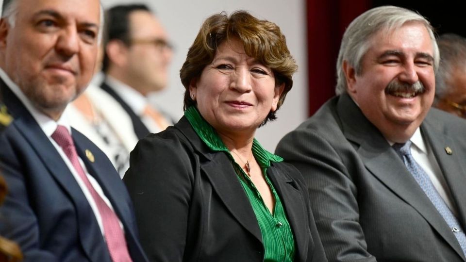 La maestra Delfina Gómez, gobernadora del Edomex, felicitó a docentes por el Día del Maestro. 
