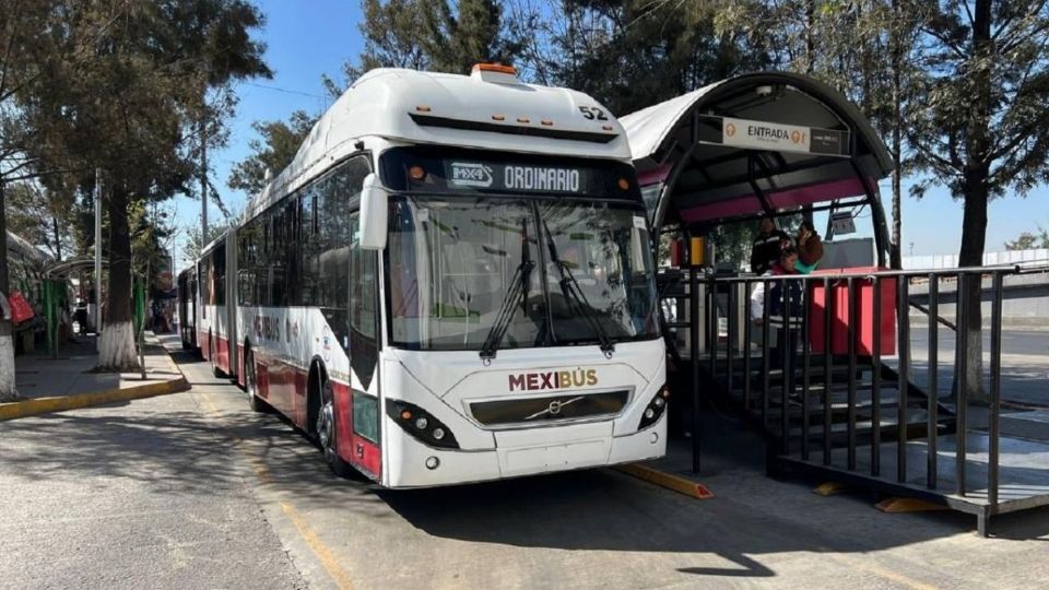 El Mexibús del Edomex va a renovar su imagen con un cambio de color en todas sus unidades.