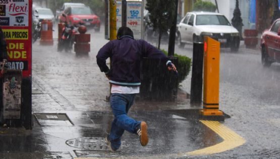 Fuertes lluvias y granizadas sorprenden a Toluca y otros municipios del Edomex hoy