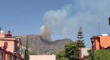 Se reaviva incendio en Sierra de Guadalupe en Tlalnepantla hoy 21 de febrero