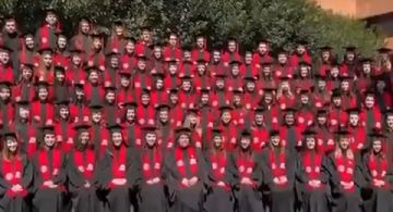 Accidente en la IBERO hoy: Se desploma grada con más de 100 alumnos que posaban para su foto