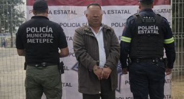 Detienen a conductor implicado en muerte de mujer que cayó de camión en Metepec