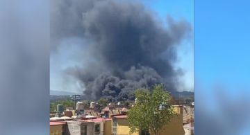 Fuerte incendio provoca gran columna de humo en Huehuetoca hoy domingo 1 de marzo en EDOMEX