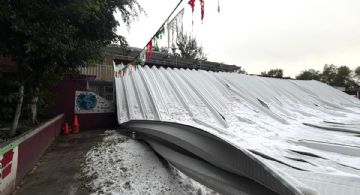 Suspenden labores en dos escuelas en Ecatepec para remoción de techumbres y evaluación de daños por granizada
