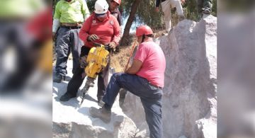 Roca de diez toneladas se desprende y pone en alerta a habitantes de Santa Cecilia en Tlalnepantla