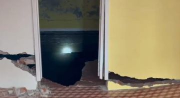 Demolerán tres viviendas por socavón en Naucalpan, están en riesgo de colapso