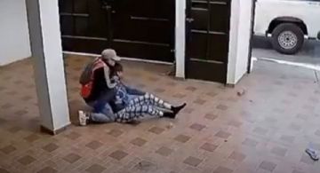 Asaltan de manera violenta a mujer en su hogar en Toluca; pide ayuda para reconocer a agresores