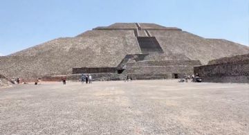 Instalan arcos detectores de metal en accesos a zona arqueológica de Teotihuacán en EDOMEX