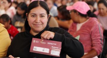 10 mil mexiquenses de Chimalhuacán reciben su Tarjeta de Mujeres con Bienestar
