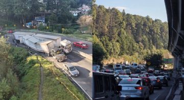 Bloqueo total en la carretera México-Toluca hoy 29 de mayo: Accidente de tráiler provocó el cierre