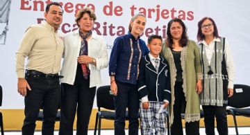 Entregan tarjetas de la Beca Rita Cetina en Edomex; serán más de 619 mil apoyos