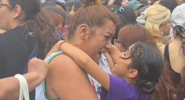 "¡Lo logramos!": La mamá y su hija que hicieron llorar al mundo durante la visita de BTS en el Zócalo