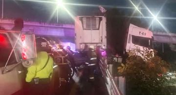 Tractocamión se sale del camino en incorporación de Tlalnepantla hoy 11 de junio 2026