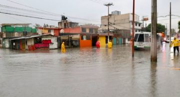 Desalojan mil 800 metros cúbicos de agua en Los Reyes Ixtacala en Tlalnepantla: Conagua
