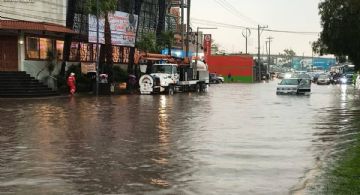Inundación en la Vía José López Portillo afecta circulación y servicio del Mexibús Línea 2 hoy 30 de junio